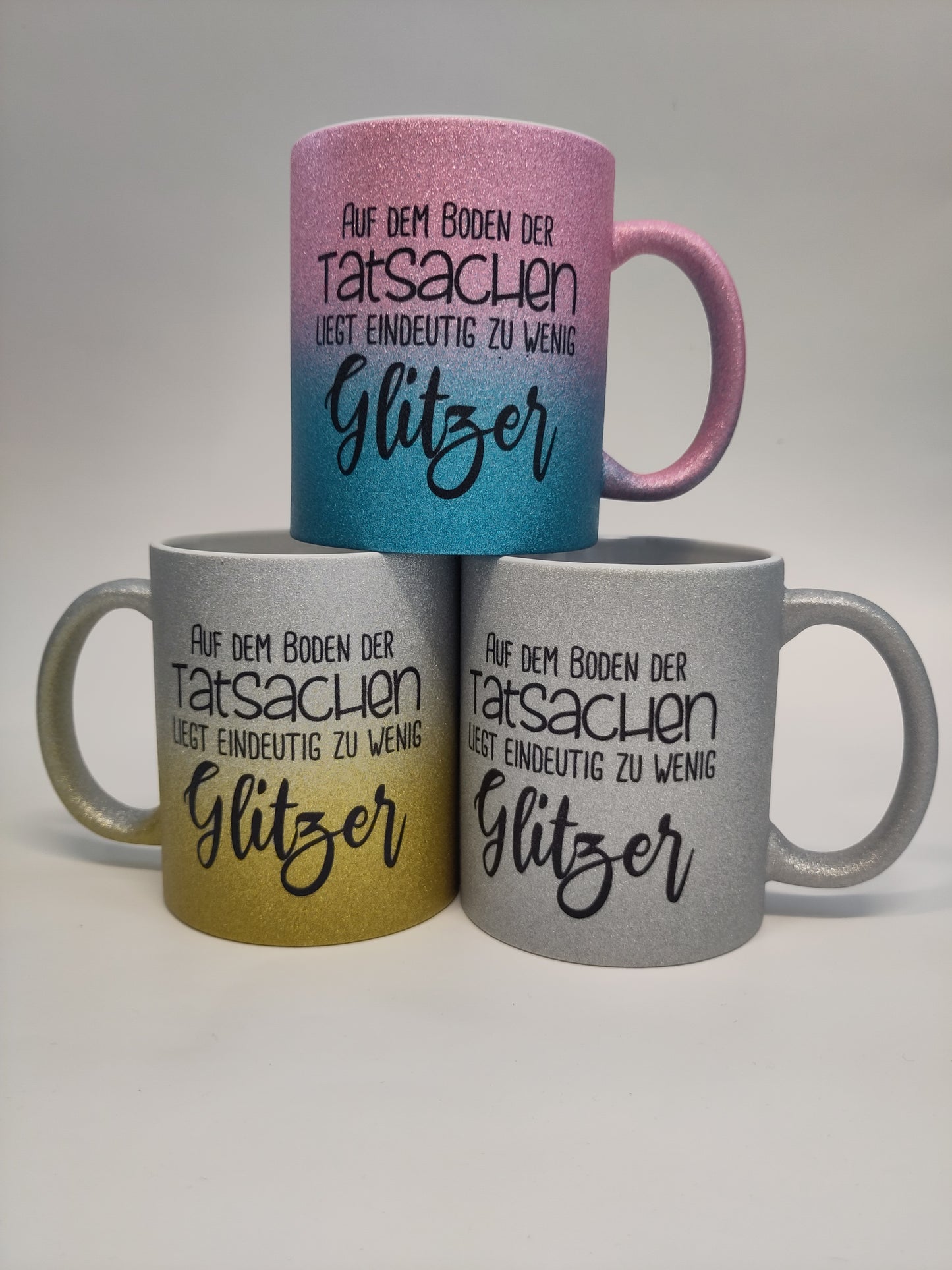 Glitzertasse im Überraschungs-Design