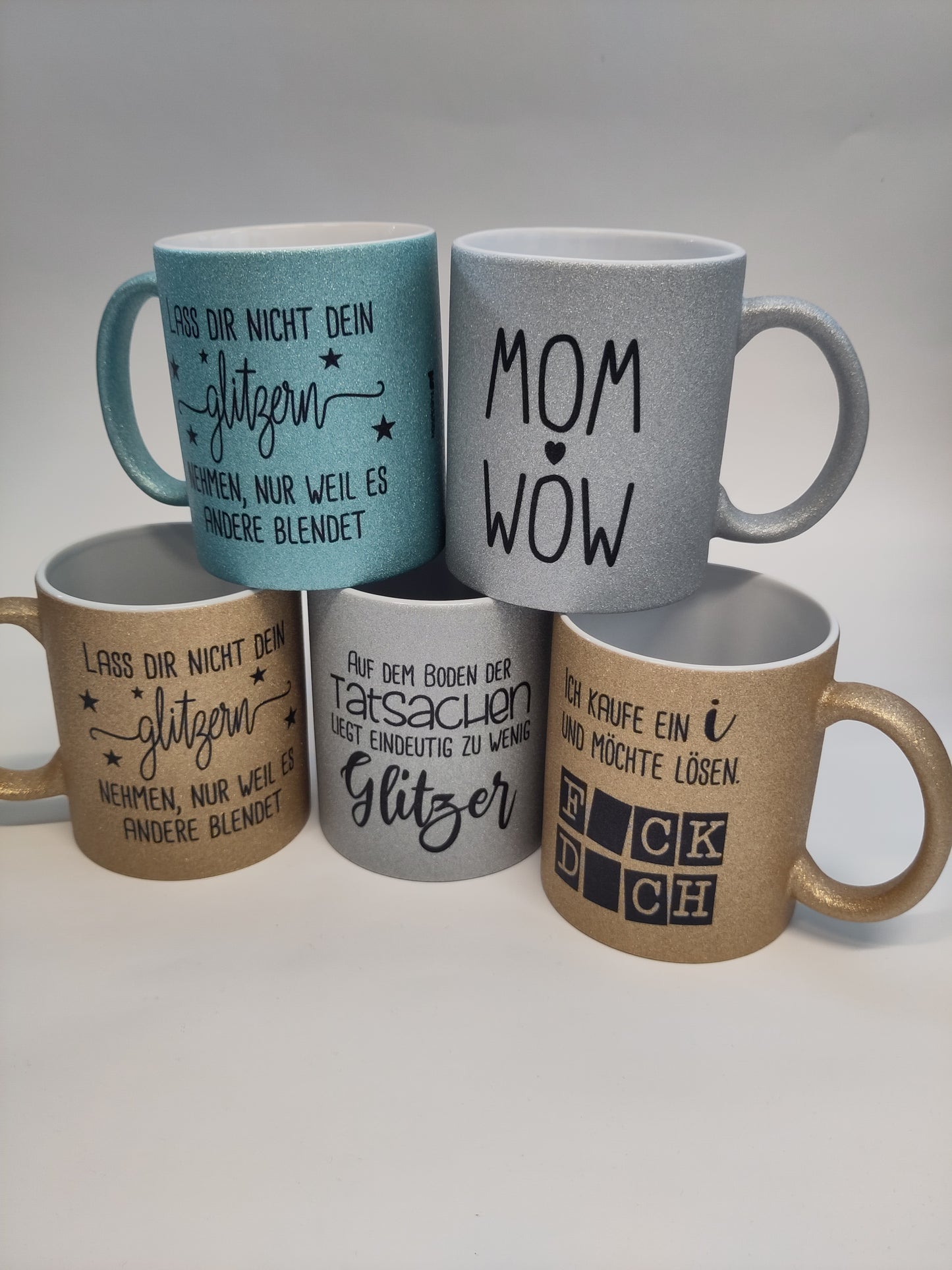 Glitzertasse im Überraschungs-Design