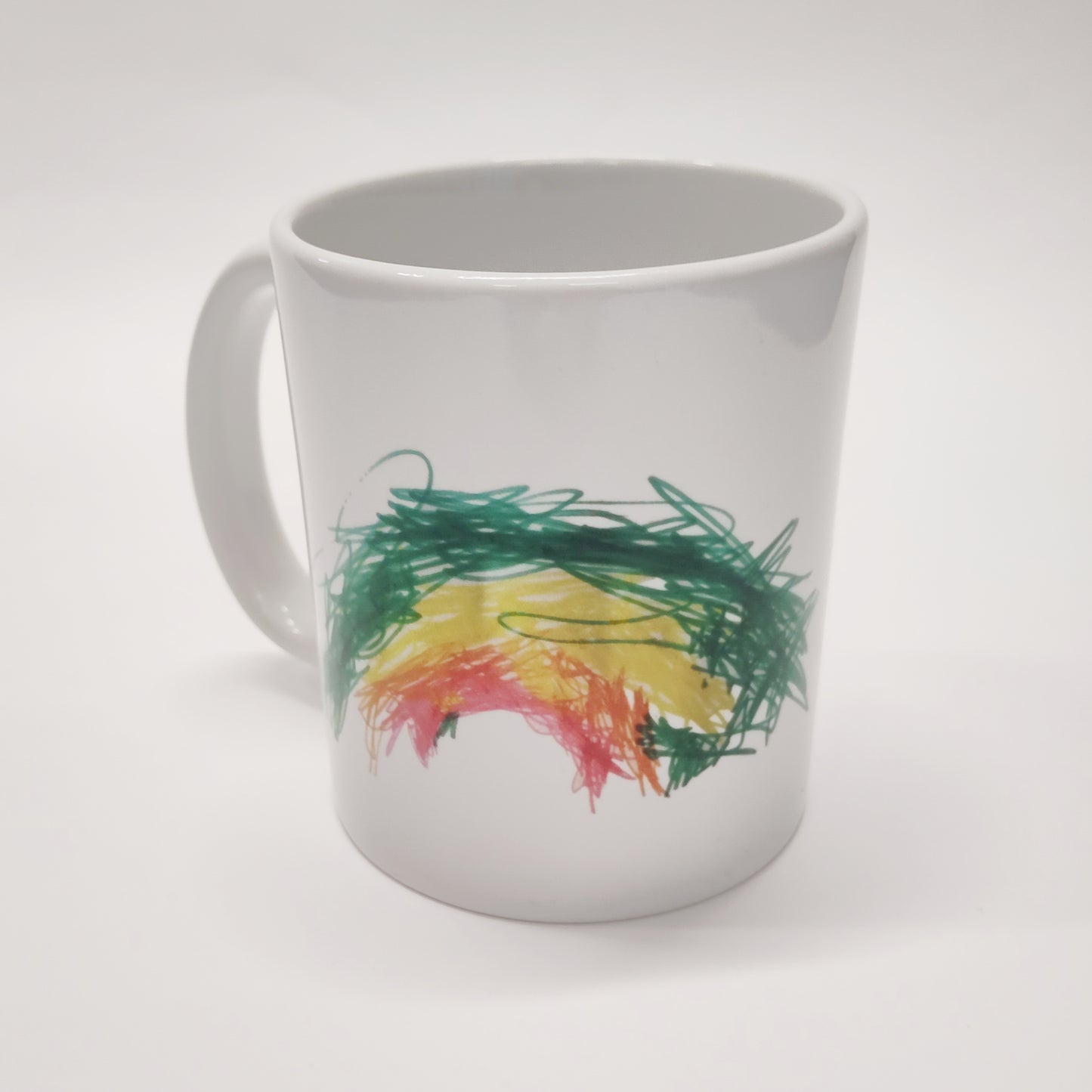 Tasse mit Kinderzeichnung