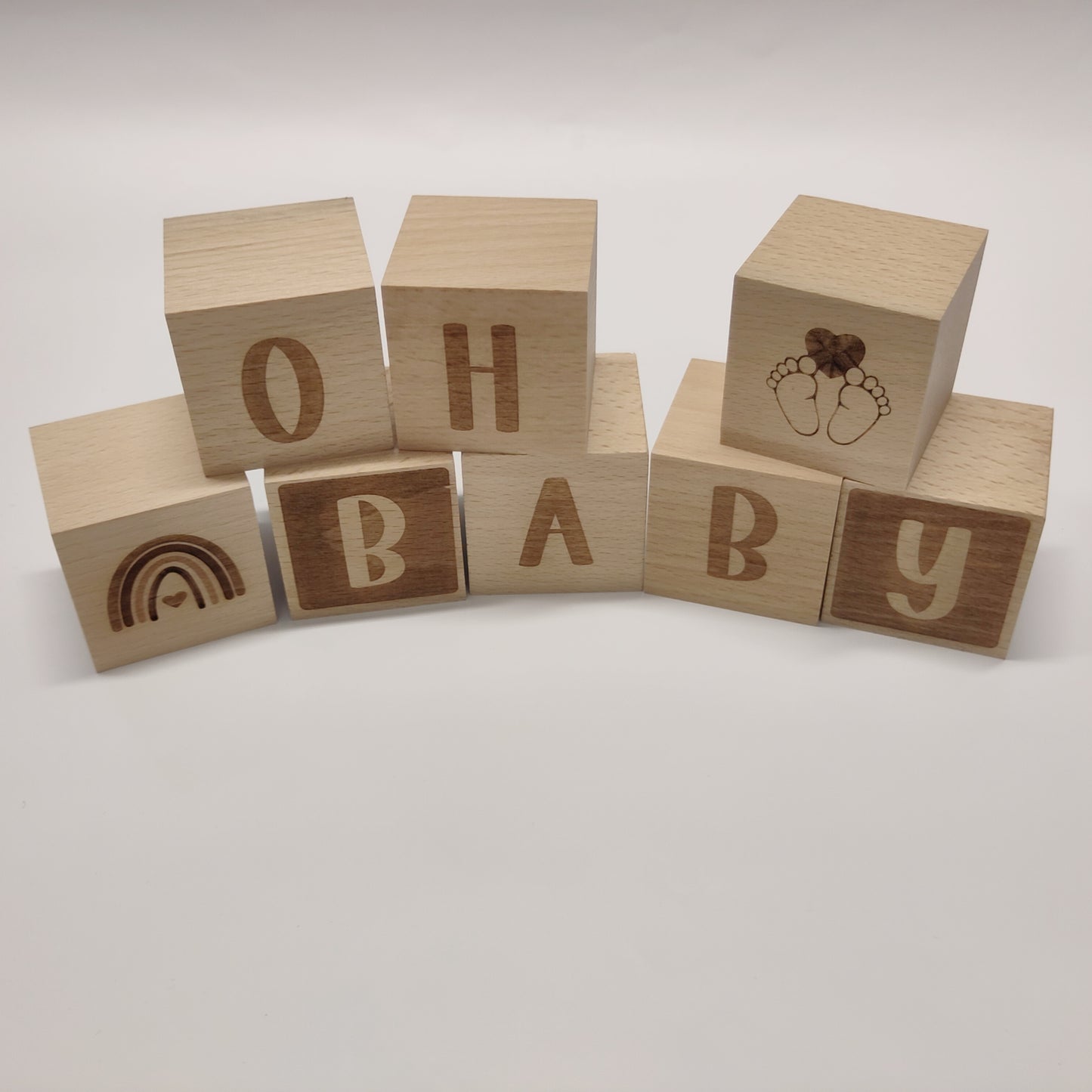 Holzwürfel mit Buchstabe
